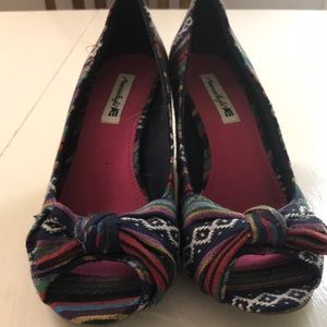 Tribal stripe cork wedges